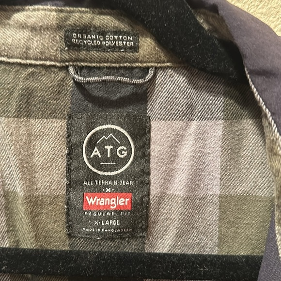 Wrangler button up - Picture 4 of 5